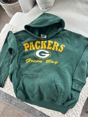 Lee Green Packers Crewneck Hoodie with Yellow Logo